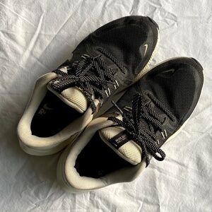 Women's Quest 4 Premium 'Black Metallic Copper Coin', size 8.5